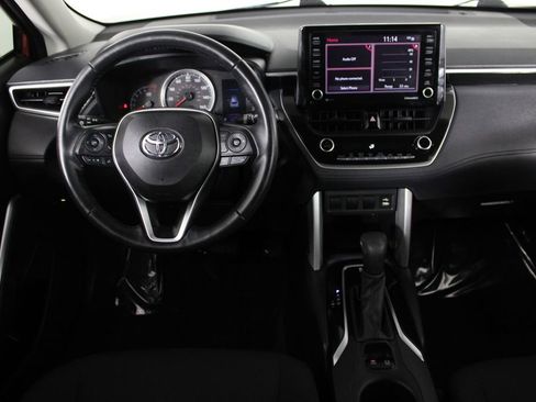 Used 2022 Toyota Corolla Cross LE FWD image 6
