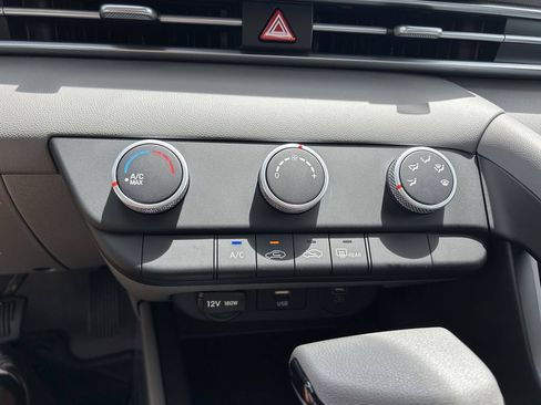 Certified 2026 Hyundai Elantra SE FWD image 23