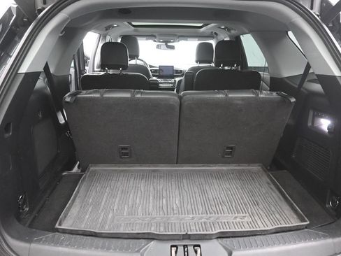 Used 2021 Ford Explorer Limited w/ Equipment Group 301A RWD image 2