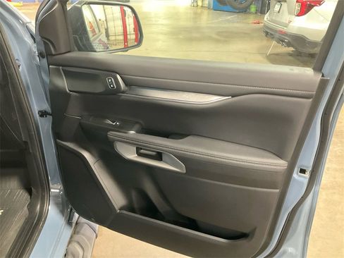 Used 2024 Ford Ranger Lariat w/ FX4 Off-Road Package image 16