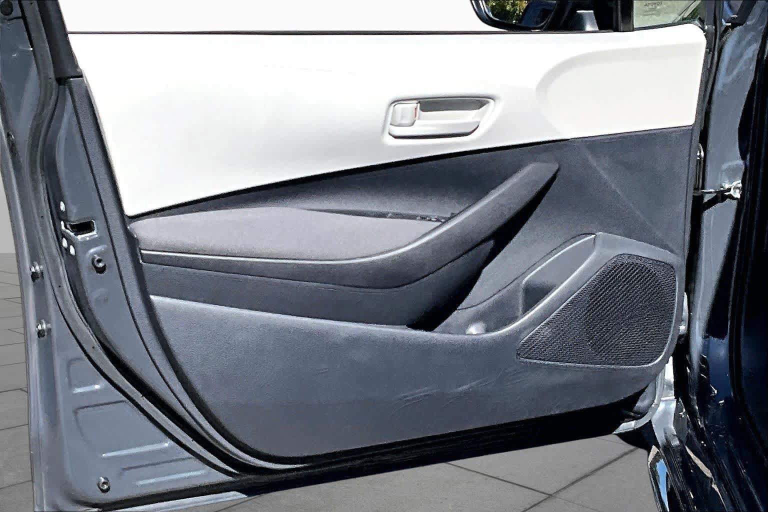 Certified 2025 Toyota Corolla LE FWD image 21