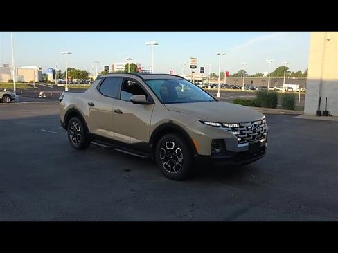 Used 2024 Hyundai Santa Cruz SEL w/ Activity Package AWD/4WD image 2