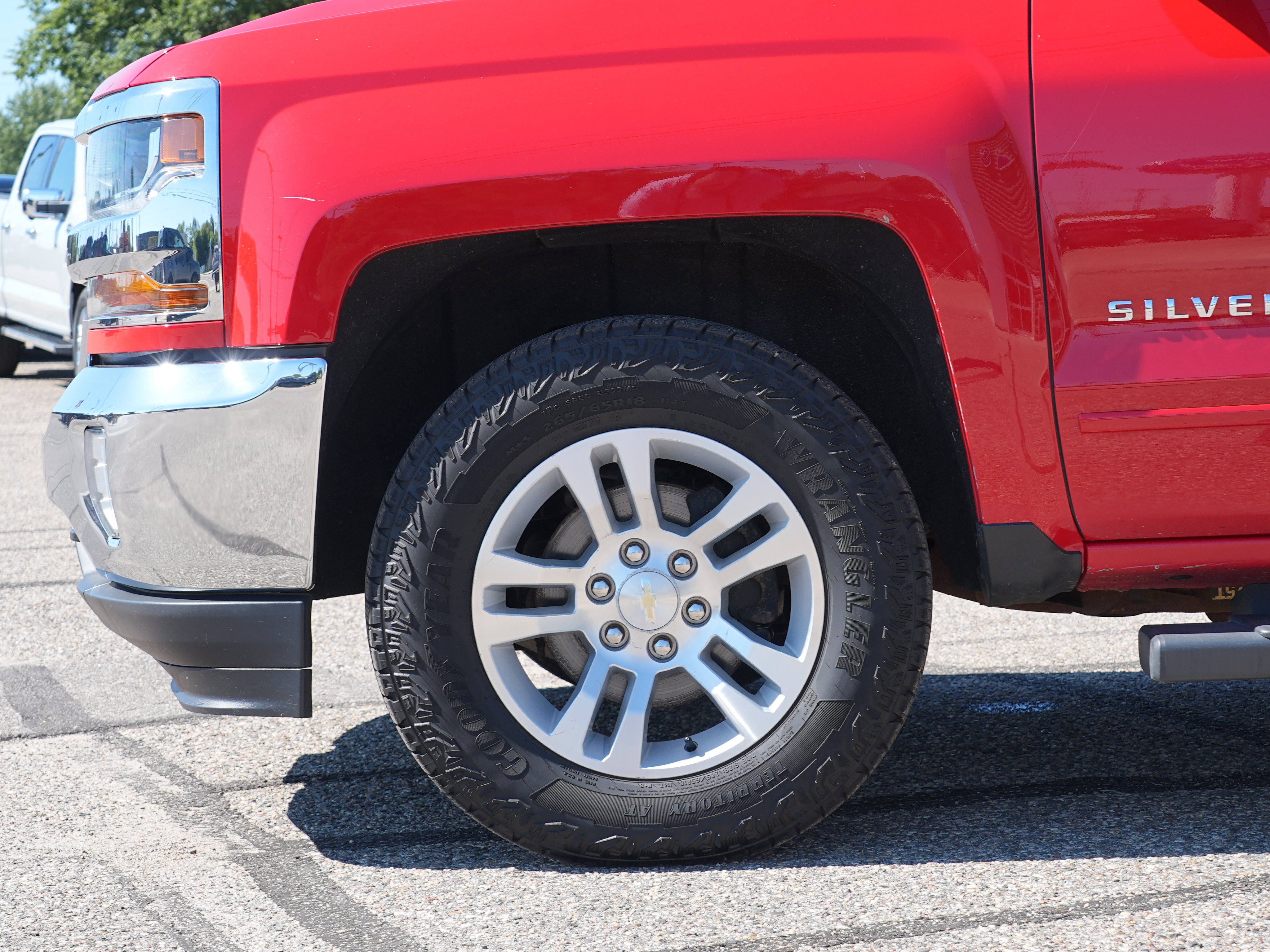 Used 2018 Chevrolet Silverado 1500 LT w/ All Star Edition AWD/4WD image 13