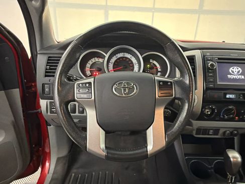 Used 2013 Toyota Tacoma 4x4 Access Cab V6 w/ SR5 Pkg image 16