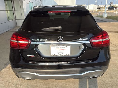 Used 2019 Mercedes-Benz GLA 250 4MATIC w/ Multimedia Package image 9