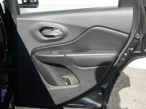 Used 2019 Jeep Cherokee Trailhawk w/ Cold Weather Group image 37