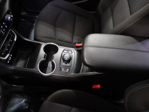 Used 2022 GMC Terrain SLE w/ Driver Convenience Package image 32