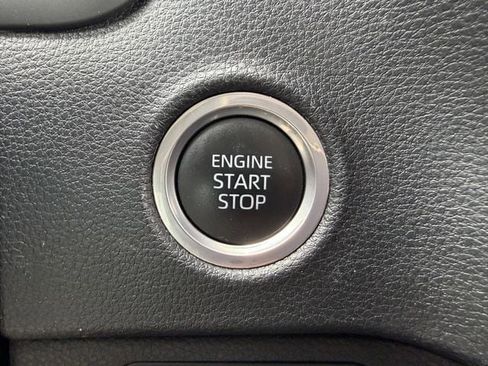 Used 2022 Toyota Tundra SR5 w/ SR5 Premium Package AWD/4WD image 21