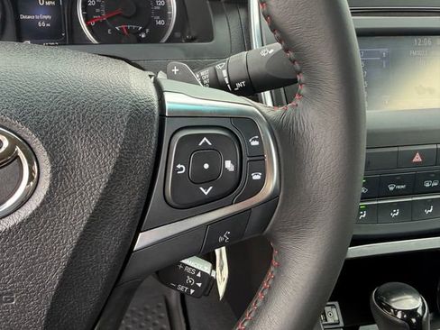 Used 2017 Toyota Camry SE image 15