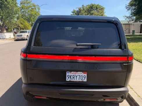 Used 2023 Rivian R1S Adventure AWD/4WD image 4