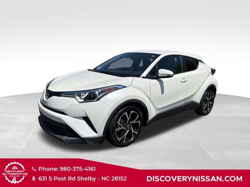Used 2019 Toyota C-HR XLE FWD image 1