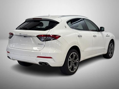 Used 2022 Maserati Levante GT AWD/4WD image 4