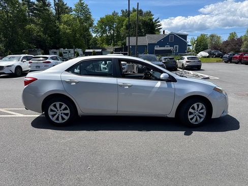 Used 2016 Toyota Corolla LE FWD image 6