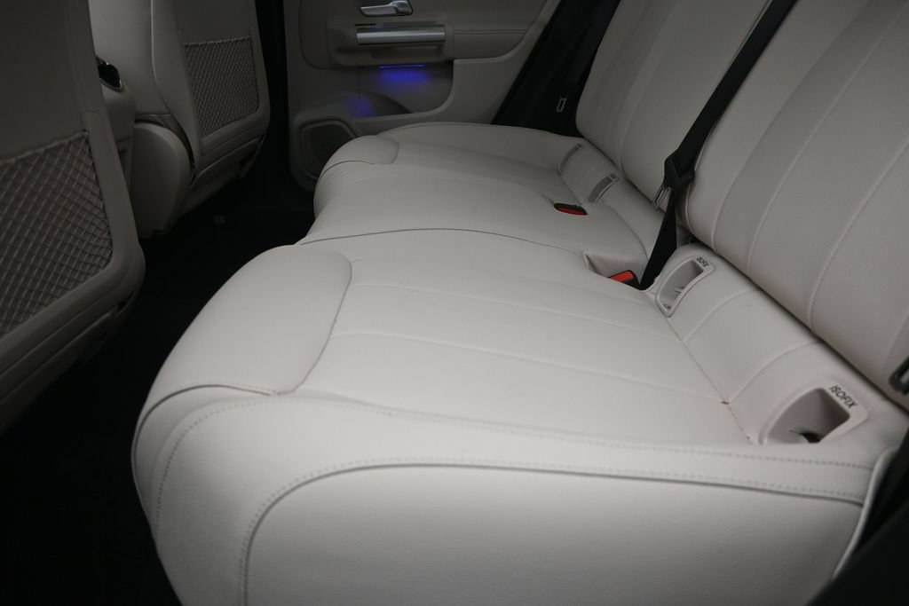 Used 2025 Mercedes-Benz GLA 250 image 16