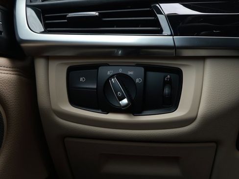 Used 2018 BMW X5 xDrive40e image 16