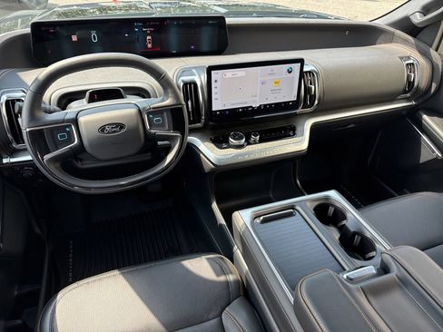 Used 2025 Ford Expedition Tremor AWD/4WD image 25