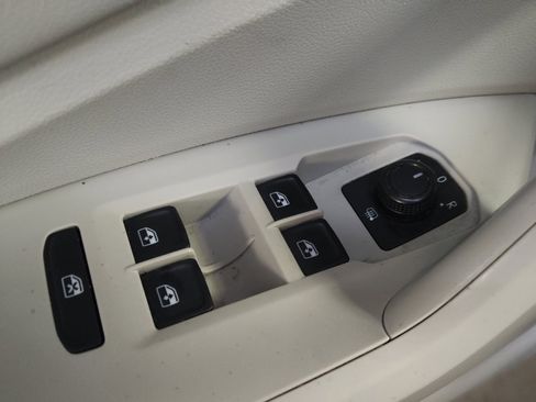 Used 2019 Volkswagen Jetta S w/ Driver Assistance Package FWD image 27