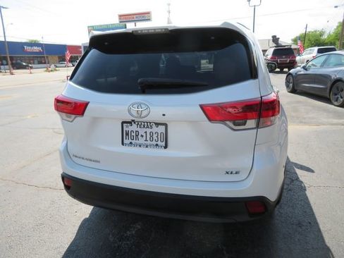 Used 2019 Toyota Highlander XLE image 6