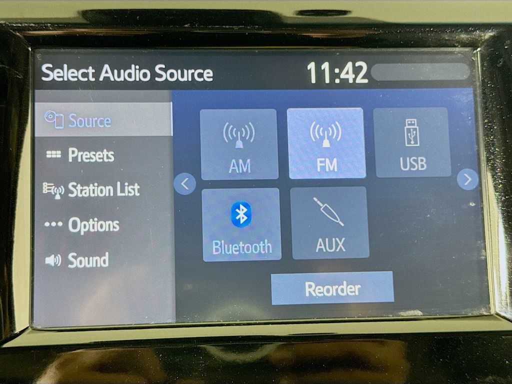 Used 2018 Toyota Camry SE w/ Moonroof Package FWD image 32