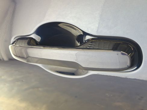 Used 2025 Honda Pilot EX-L image 12