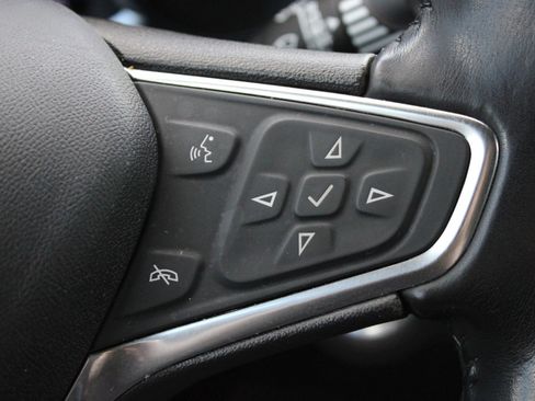 Used 2019 Chevrolet Equinox LT w/ Driver Convenience Package FWD image 29