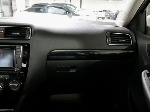 Used 2016 Volkswagen Jetta SEL image 25