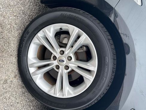 Used 2015 Ford Taurus SEL w/ Equipment Group 201A AWD/4WD image 25