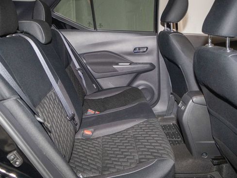 Used 2022 Nissan Kicks SV FWD image 14