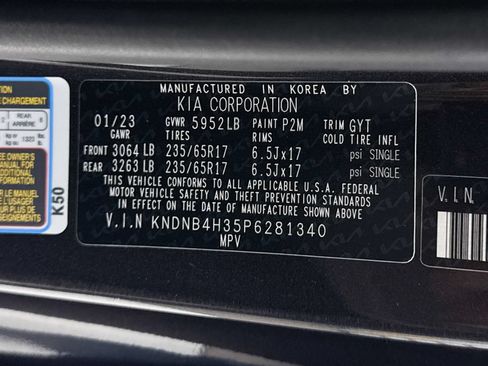 Used 2023 Kia Carnival LX FWD image 38