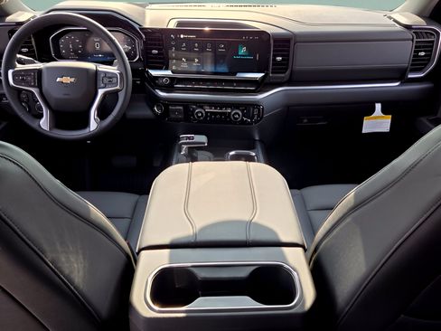 New 2026 Chevrolet Silverado 1500 LT w/ Z71 Off-Road Package AWD/4WD image 13