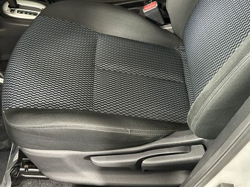 Used 2019 Nissan Versa Note SV image 16