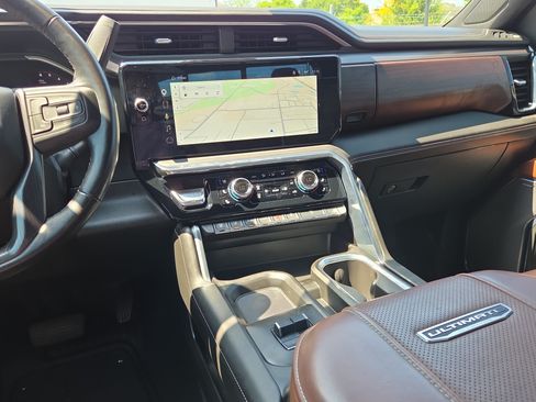 Used 2024 GMC Sierra 2500 Denali Ultimate AWD/4WD image 26