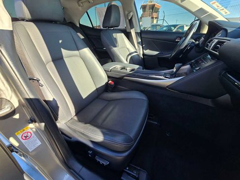 Used 2017 Lexus IS 200t image 11