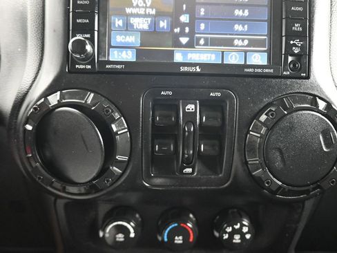 Used 2016 Jeep Wrangler Unlimited Sport AWD/4WD image 17