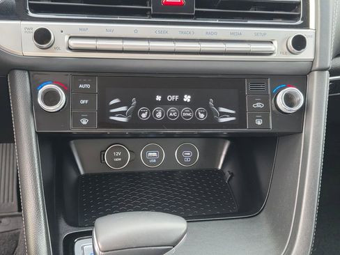 Used 2025 Genesis G70 2.5T AWD/4WD image 28