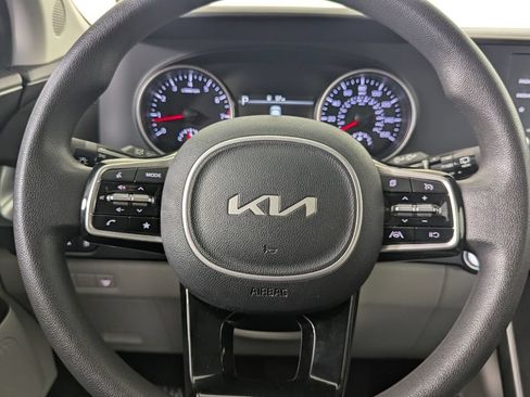 Used 2022 Kia Carnival LX FWD image 14