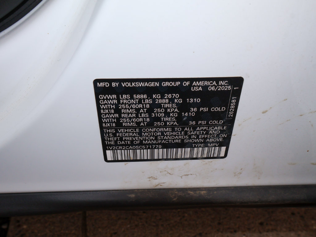 Used 2025 Volkswagen Atlas Peak Edition SE AWD/4WD image 34