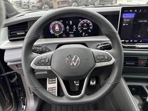 New 2026 Volkswagen Tiguan SE R-Line FWD image 26