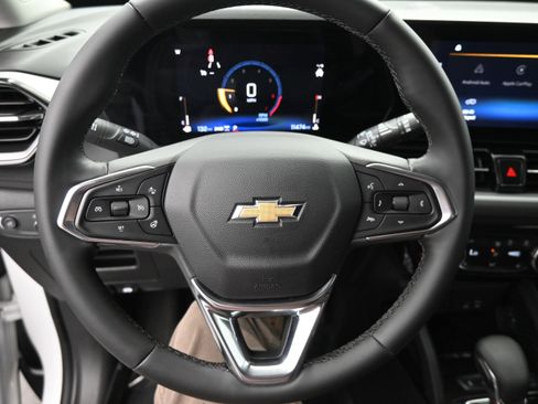Used 2024 Chevrolet TrailBlazer LT w/ Convenience Package AWD/4WD image 16