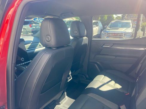 Certified 2026 GMC Terrain AT4 w/ Technology Package II AWD/4WD image 15
