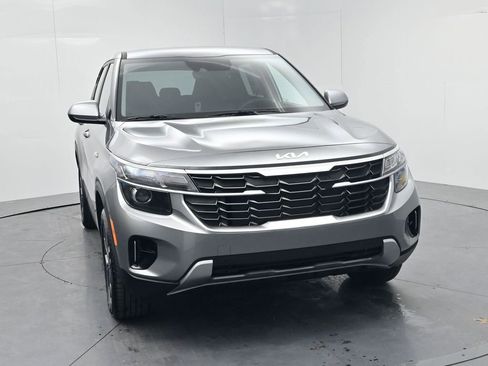 New 2026 Kia Seltos LX image 2