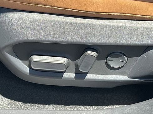 New 2026 Lexus ES 350e FWD image 37
