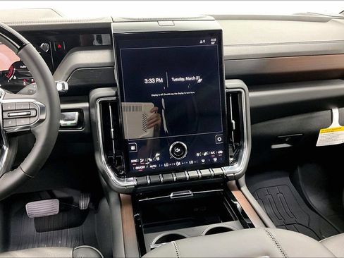 New 2026 GMC Yukon XL Denali w/ Denali Reserve Package AWD/4WD image 17