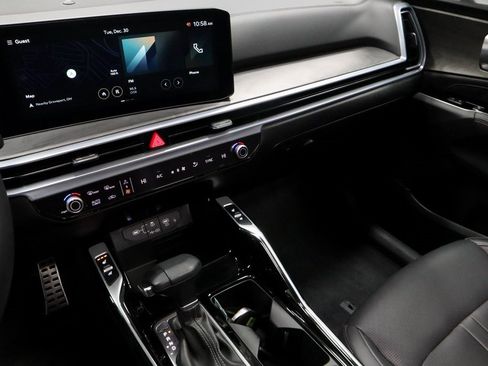 Used 2025 Kia Sorento SX image 32