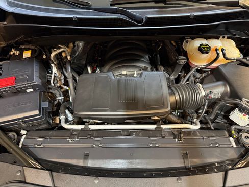 Used 2025 Cadillac Escalade ESV Luxury RWD image 58