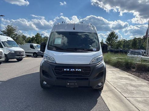 Used 2023 RAM ProMaster 2500 w/ Driver Convenience Group image 9