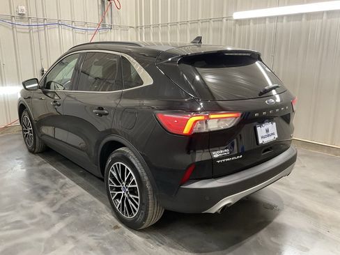 Used 2022 Ford Escape Titanium image 20