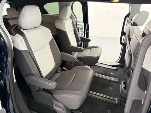 Used 2021 Toyota Sienna XSE image 13
