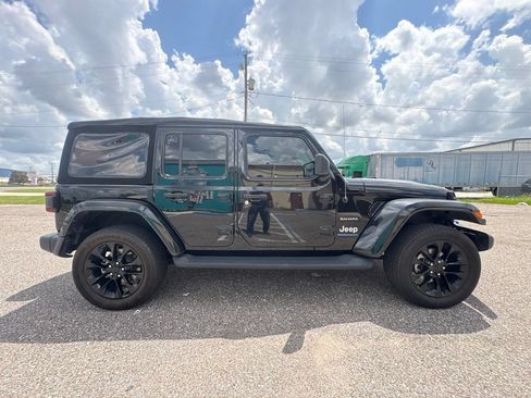 Used 2023 Jeep Wrangler Unlimited Sahara AWD/4WD image 2