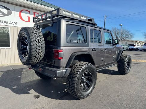 Used 2025 Jeep Wrangler Unlimited Rubicon AWD/4WD image 4